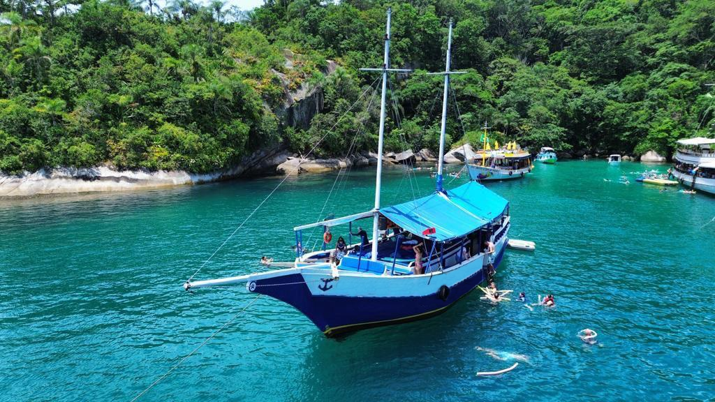 ESCUNA PARATY - 10:30 horas - Ilha dos Cocos - Caiaque & Stand Up Incluso