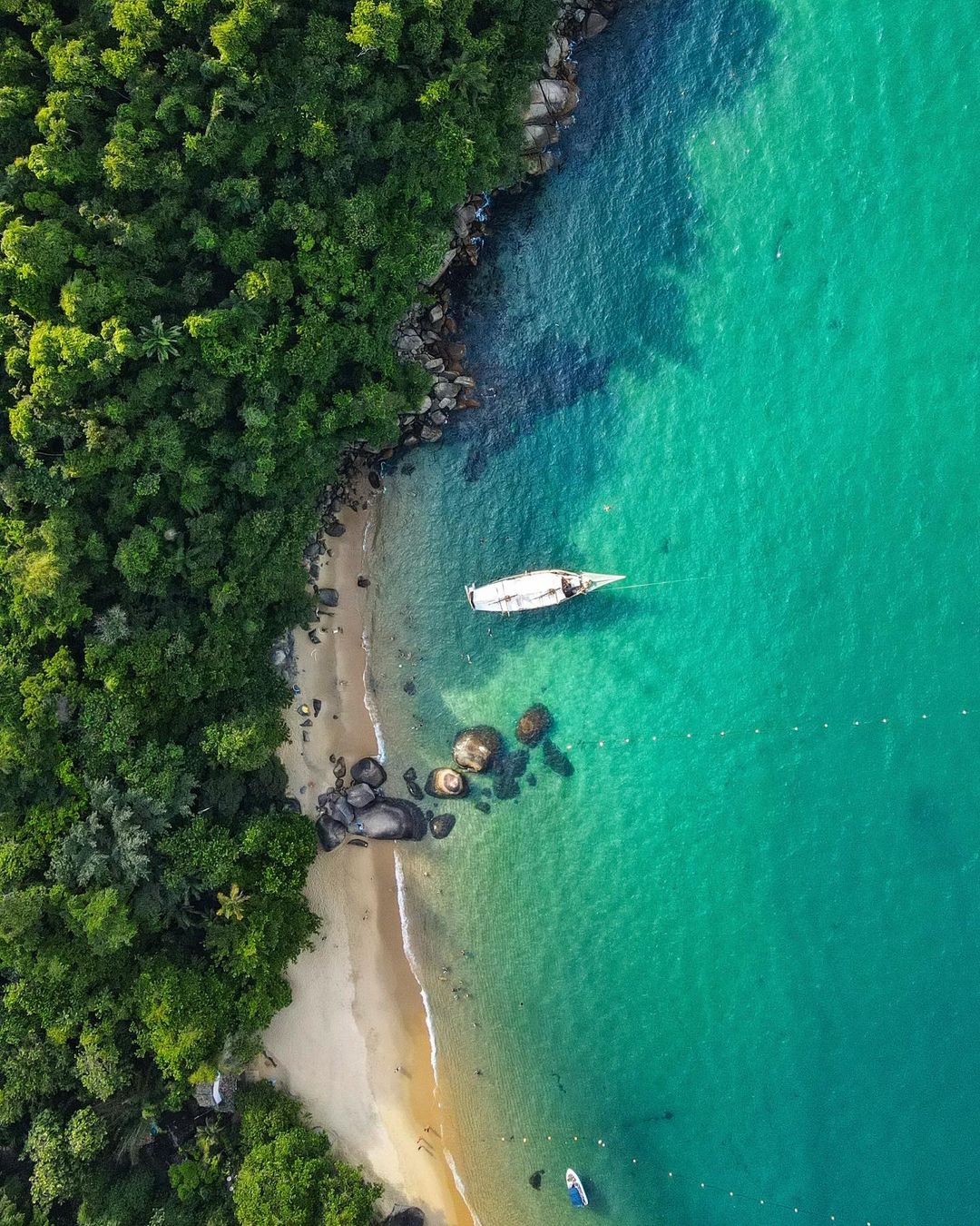 ESCUNA - 10:00 horas - ILHA DOS COCOS