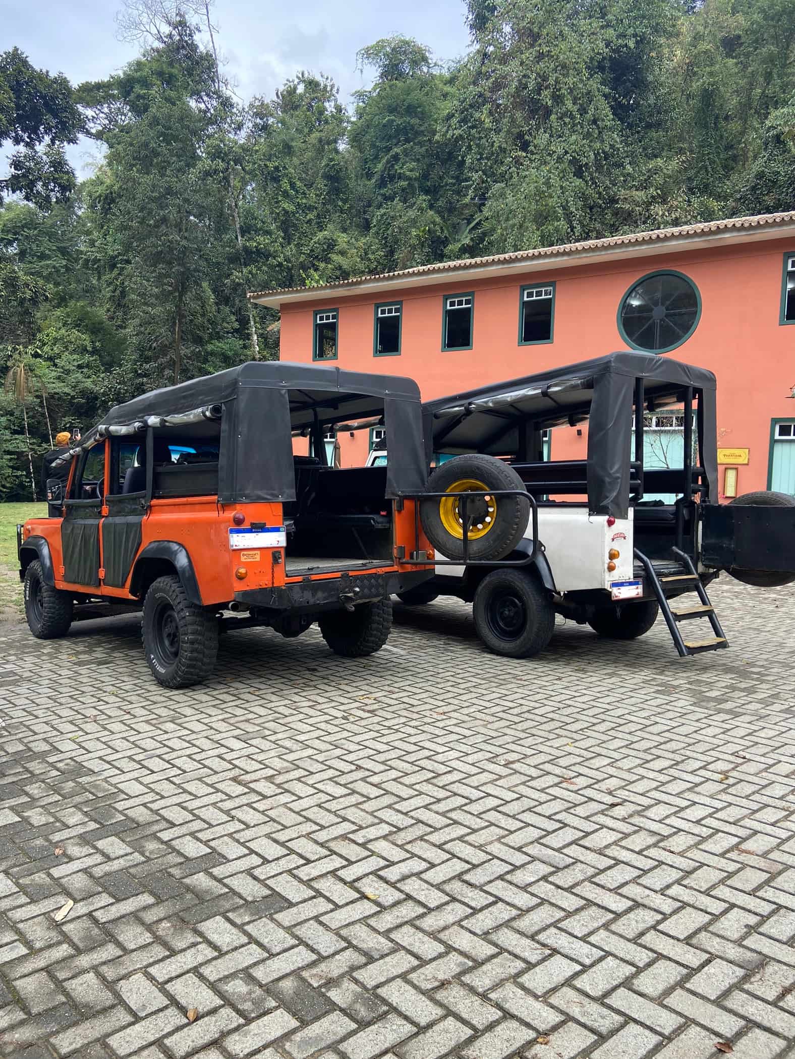 JEEP PARATY 11:00 Horas