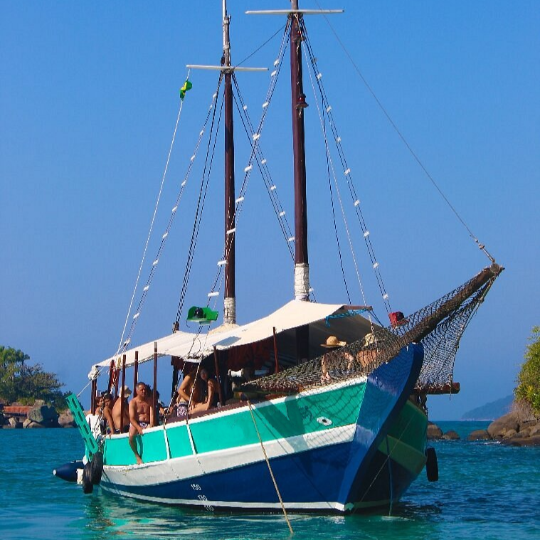 ESCUNA PARATY - 10:45 horas - Lagoa Azul & Ilha dos Cocos