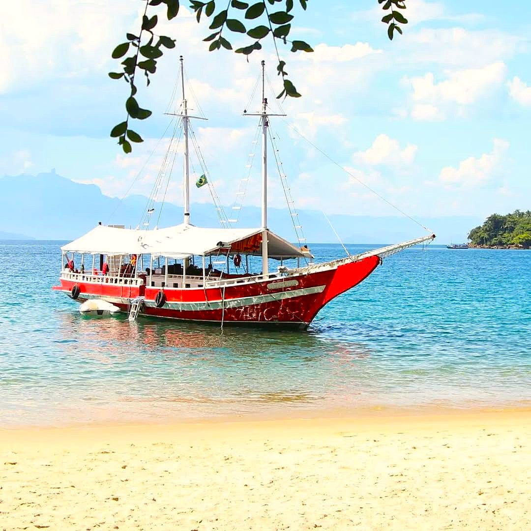 ESCUNA PARATY - 10:00 horas - (Saco da Velha & Ilha dos Cocos)