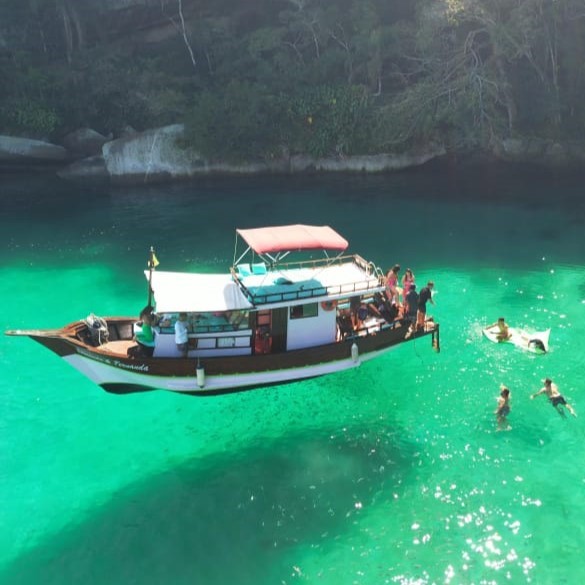 BARCO PRIVATIVO PARATY (12 Pessoas)