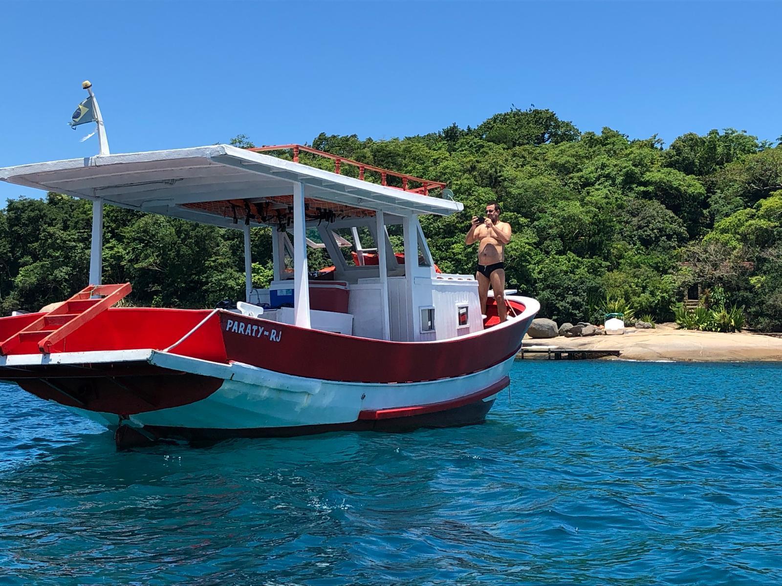 BARCO PRIVATIVO PARATY ( 8 Pessoas )