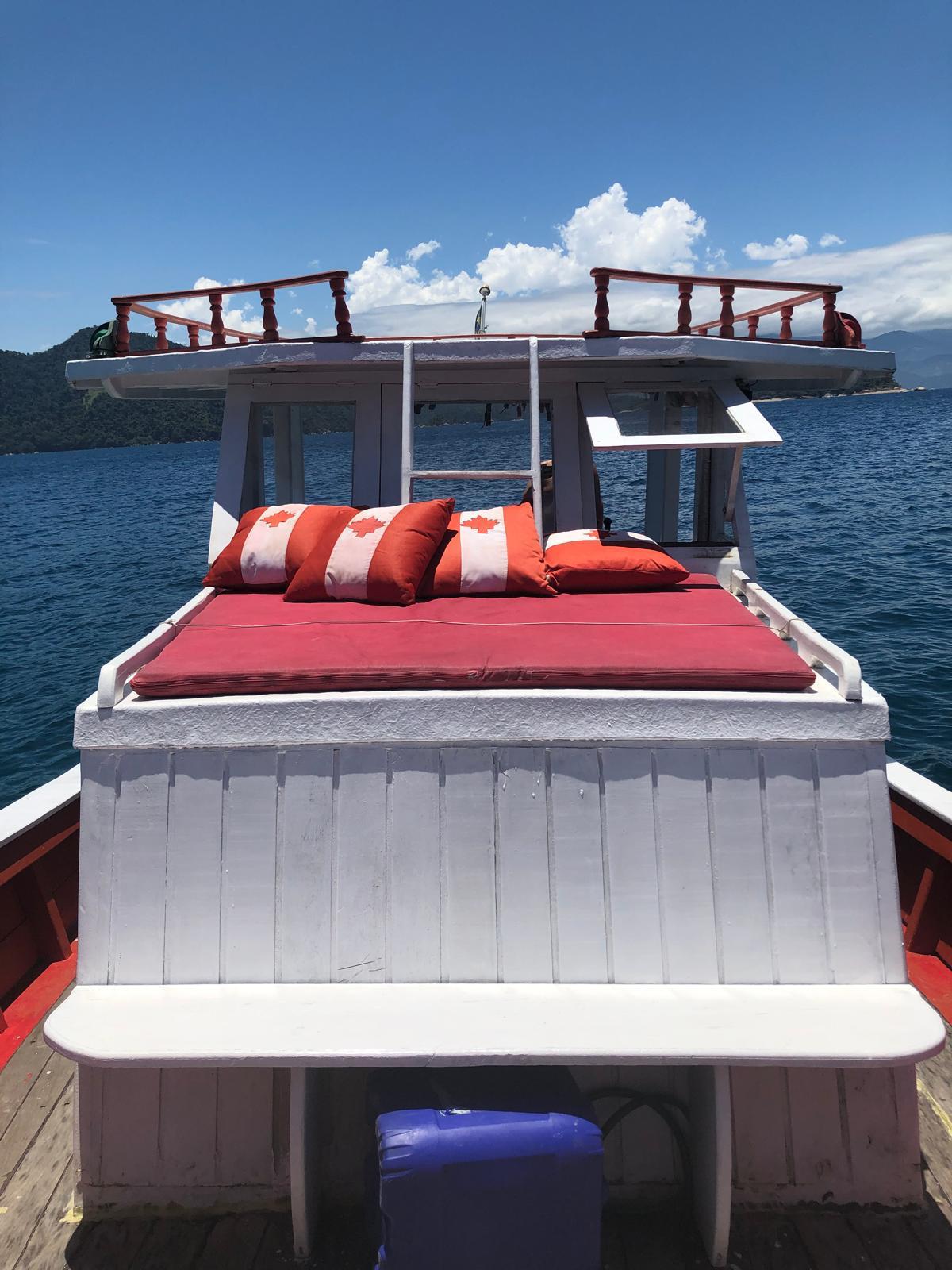 BARCO PRIVATIVO PARATY ( 8 Pessoas )