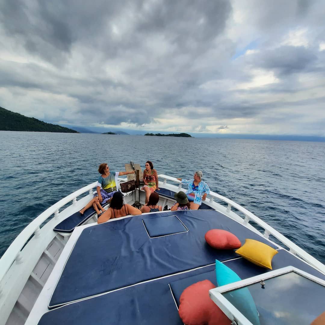 BARCO PRIVATIVO PARATY (25 Pessoas )