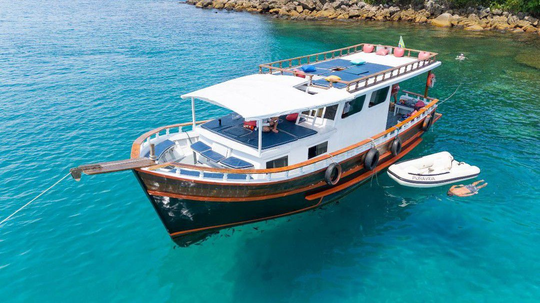 BARCO PRIVATIVO PARATY (25 Pessoas )