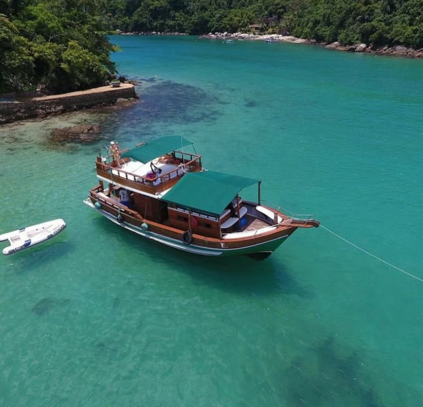 BARCO PRIVATIVO PARATY (20 Pessoas )