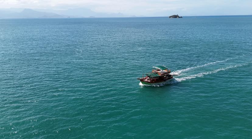 BARCO PRIVATIVO PARATY (20 Pessoas )