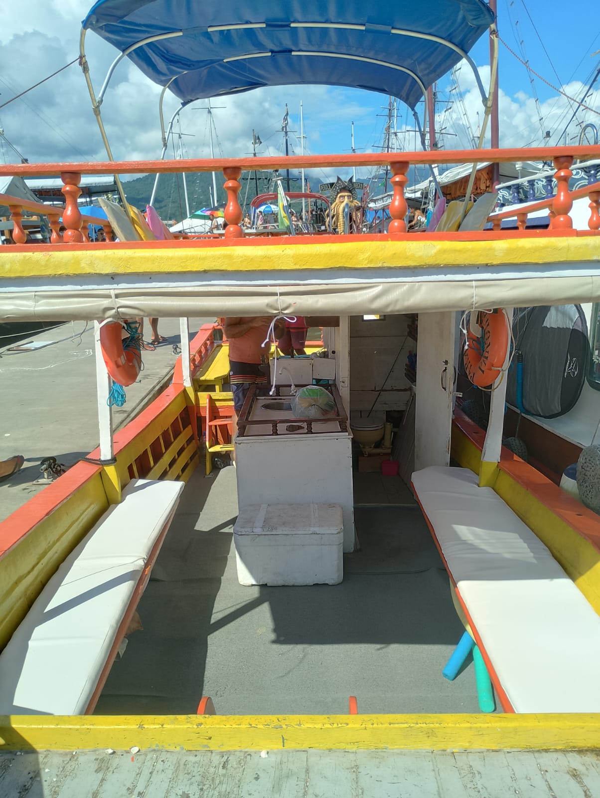 BARCO PRIVATIVO PARATY ( 4 pessoas )