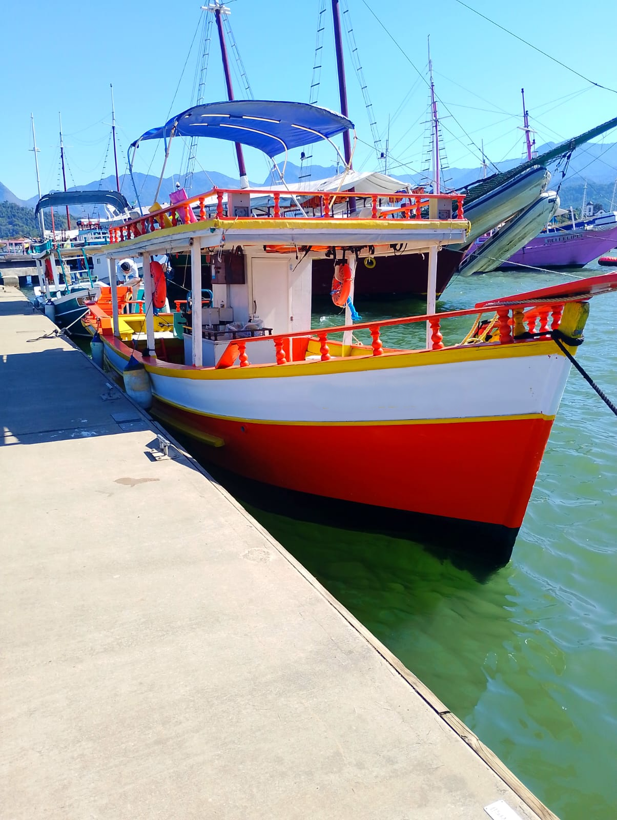 BARCO PRIVATIVO PARATY ( 4 pessoas )
