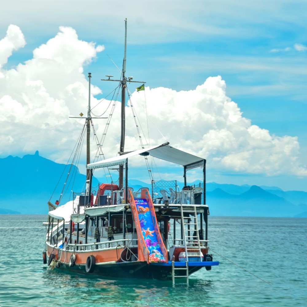 ESCUNA FAMILIAR PARATY - 10:00 Horas -  Praia Vermelha & Ilha dos Cocos