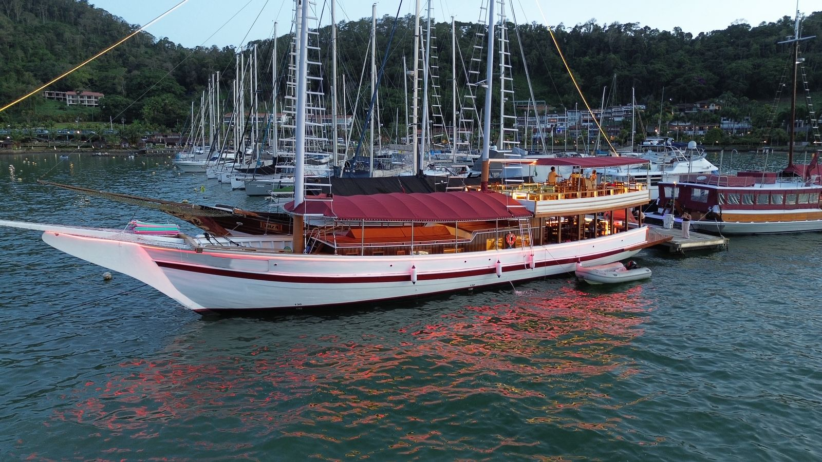 ESCUNA NOVA 10:00 Horas - Ilha dos Cocos ROTEIRO COMPLETO