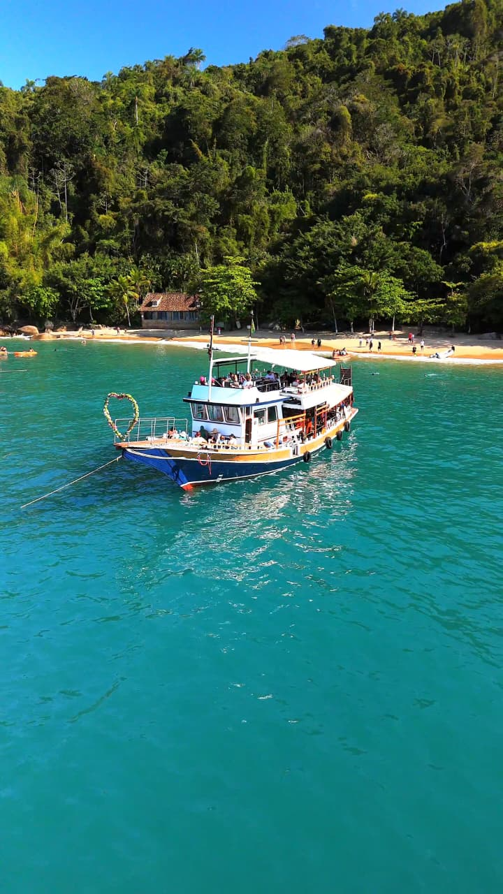 ESCUNA 2 ANDARES PARATY - 11:30 horas - Praia do Conceição & Ilha dos Cocos