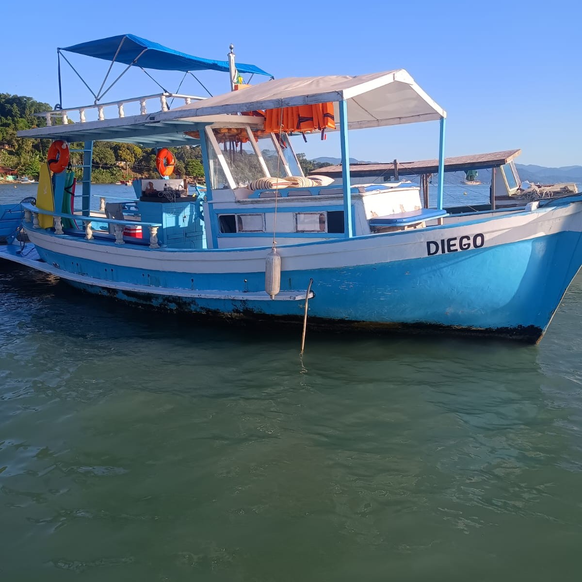 BARCO PRIVATIVO PARATY ( 6 pessoas )