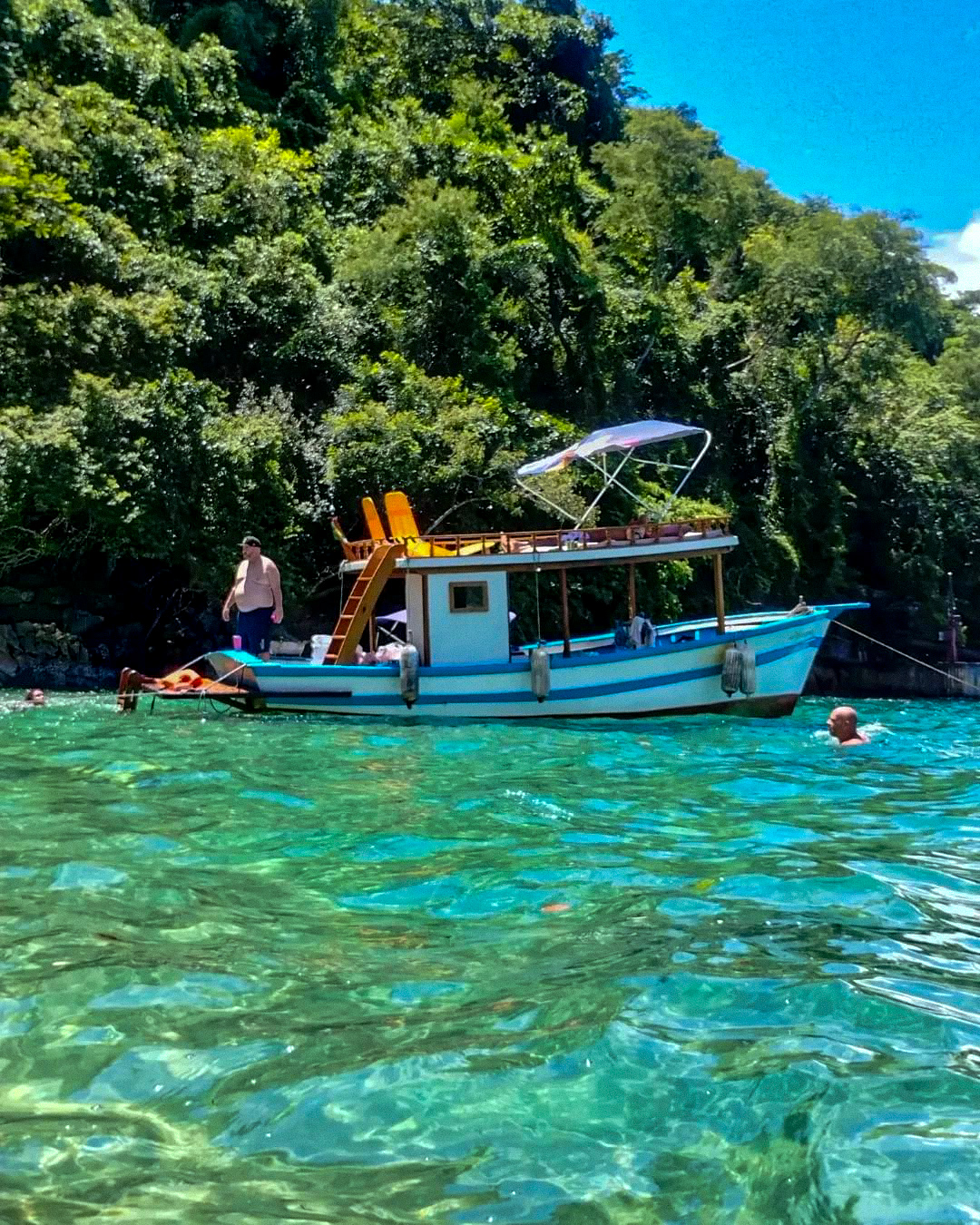 BARCO PRIVATIVO PARATY Churrasqueira & Toilet Abordo