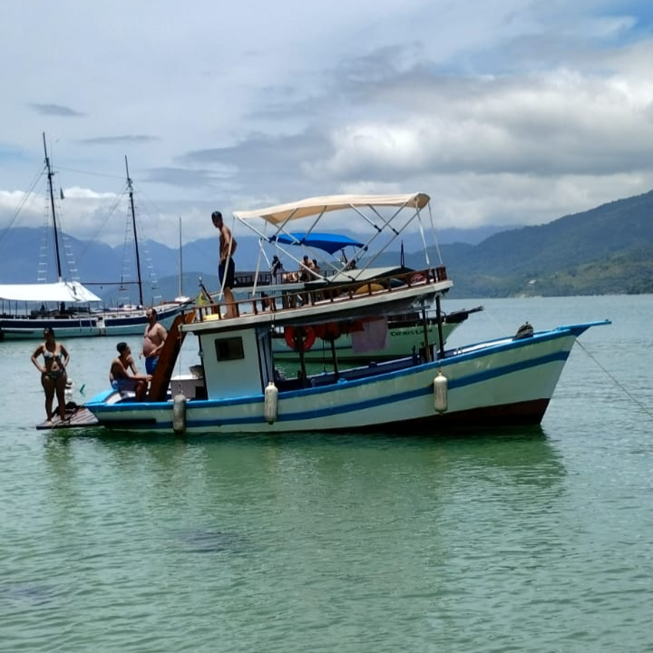 BARCO PRIVATIVO PARATY Churrasqueira & Toilet Abordo