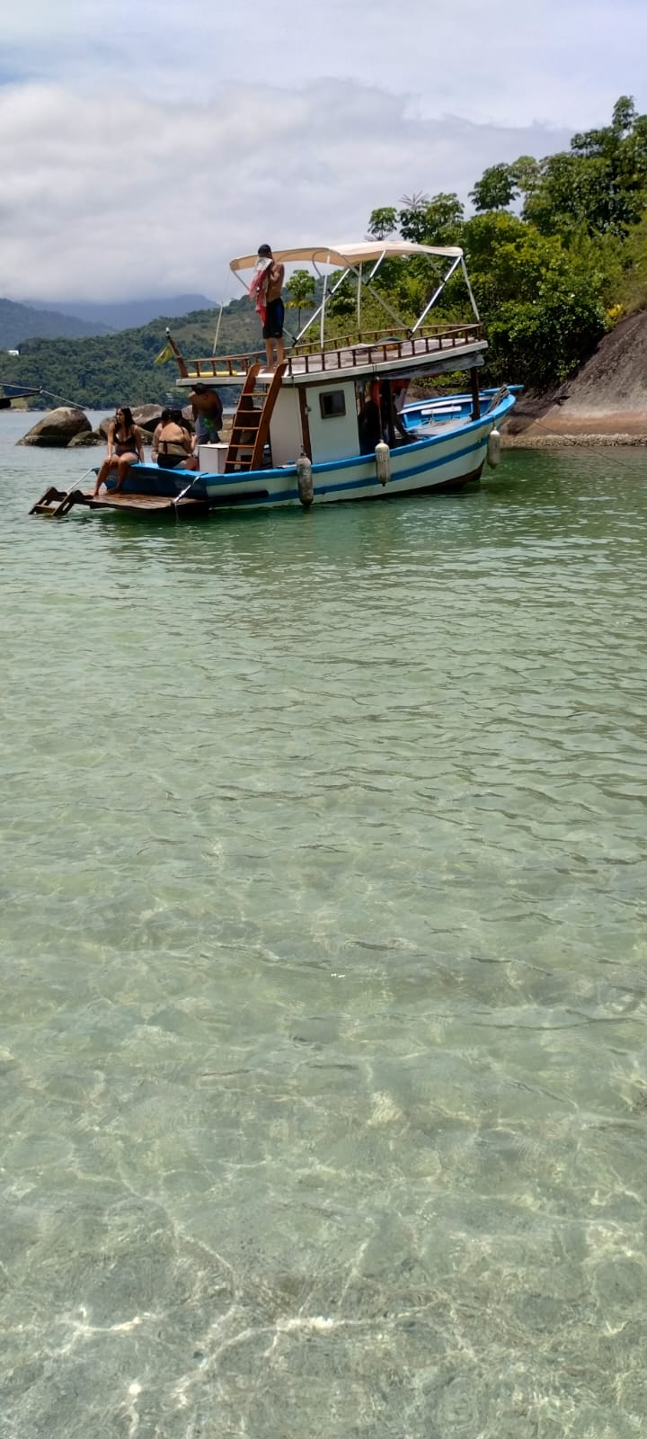 BARCO PRIVATIVO PARATY Churrasqueira & Toilet Abordo