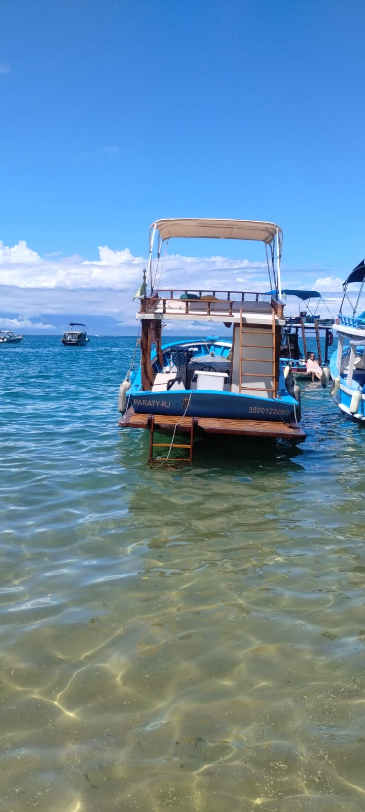 BARCO PRIVATIVO PARATY Churrasqueira & Toilet Abordo