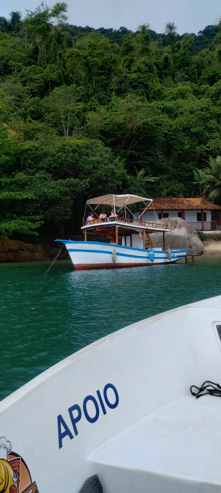 BARCO PRIVATIVO PARATY Churrasqueira & Toilet Abordo