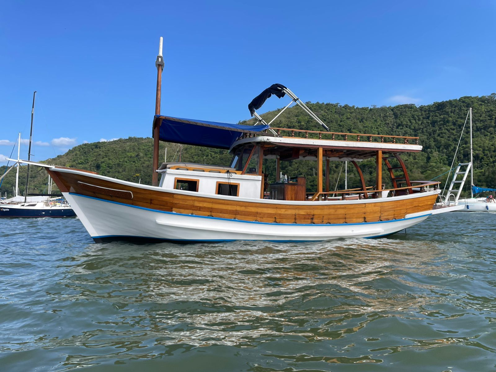 BARCO PRIVATIVO PARATY (10 Pessoas) Roteiro Tradicional