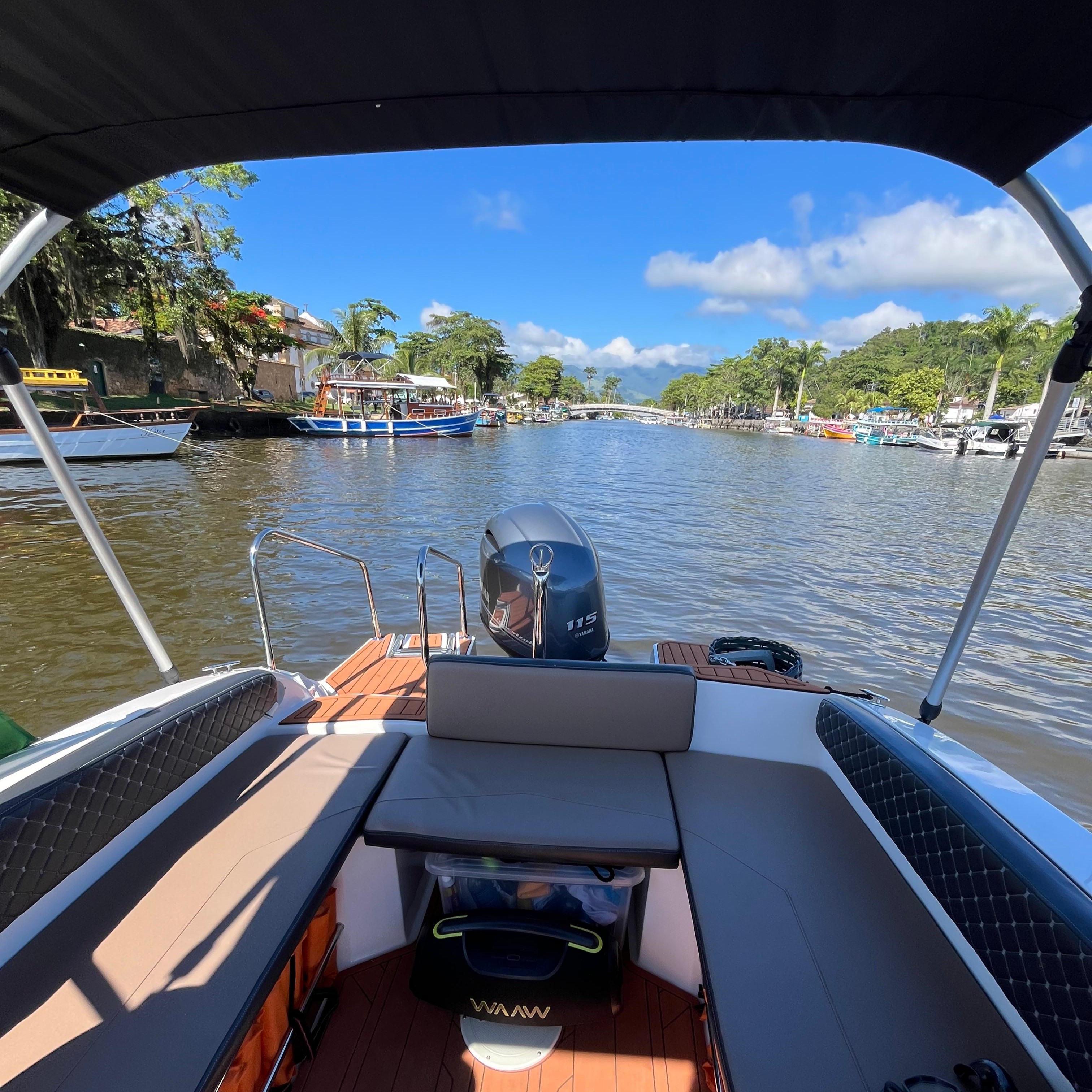 LANCHA PRIVATIVA PARATY Snorkel & Cooler com gelo