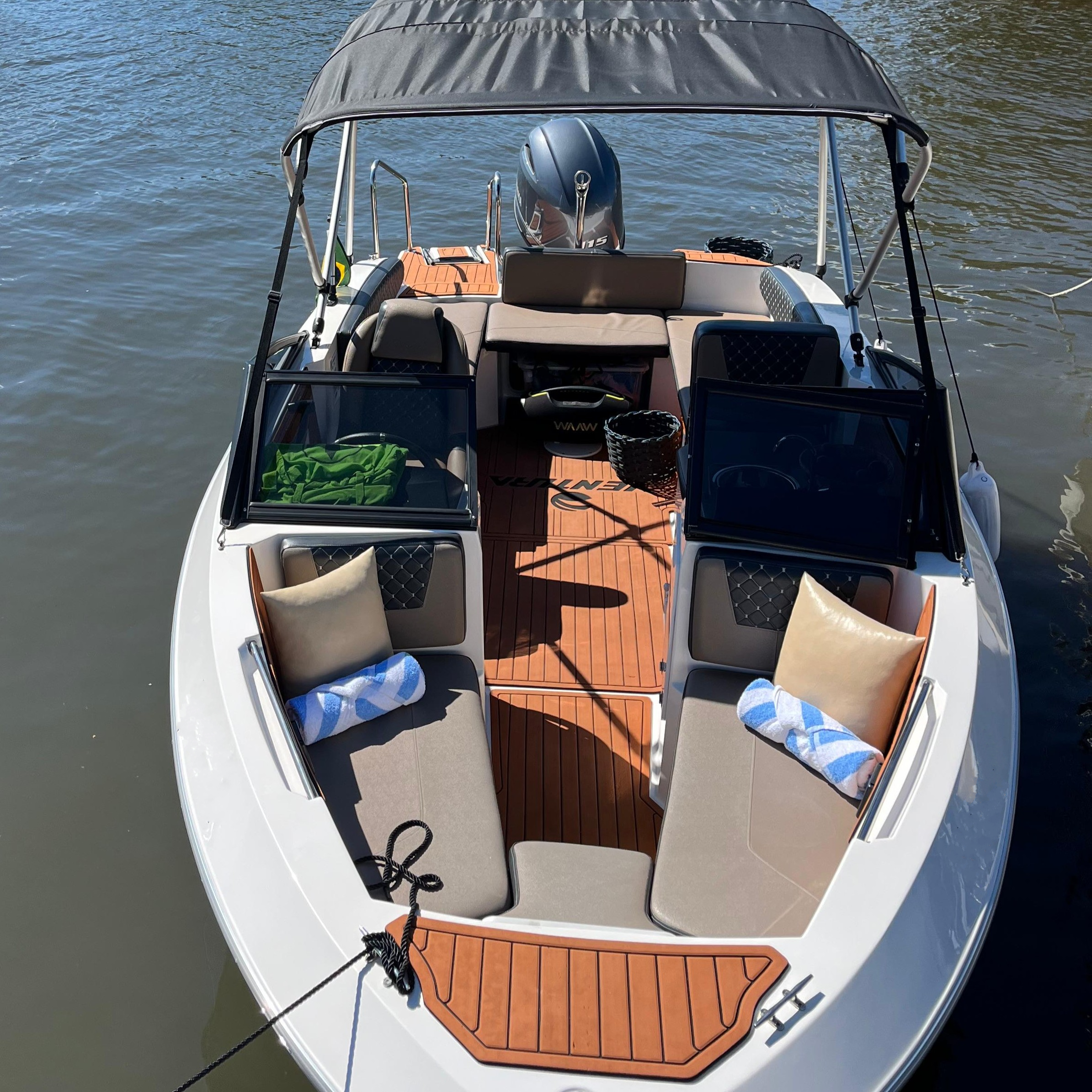 LANCHA PRIVATIVA PARATY (04 Pessoas)