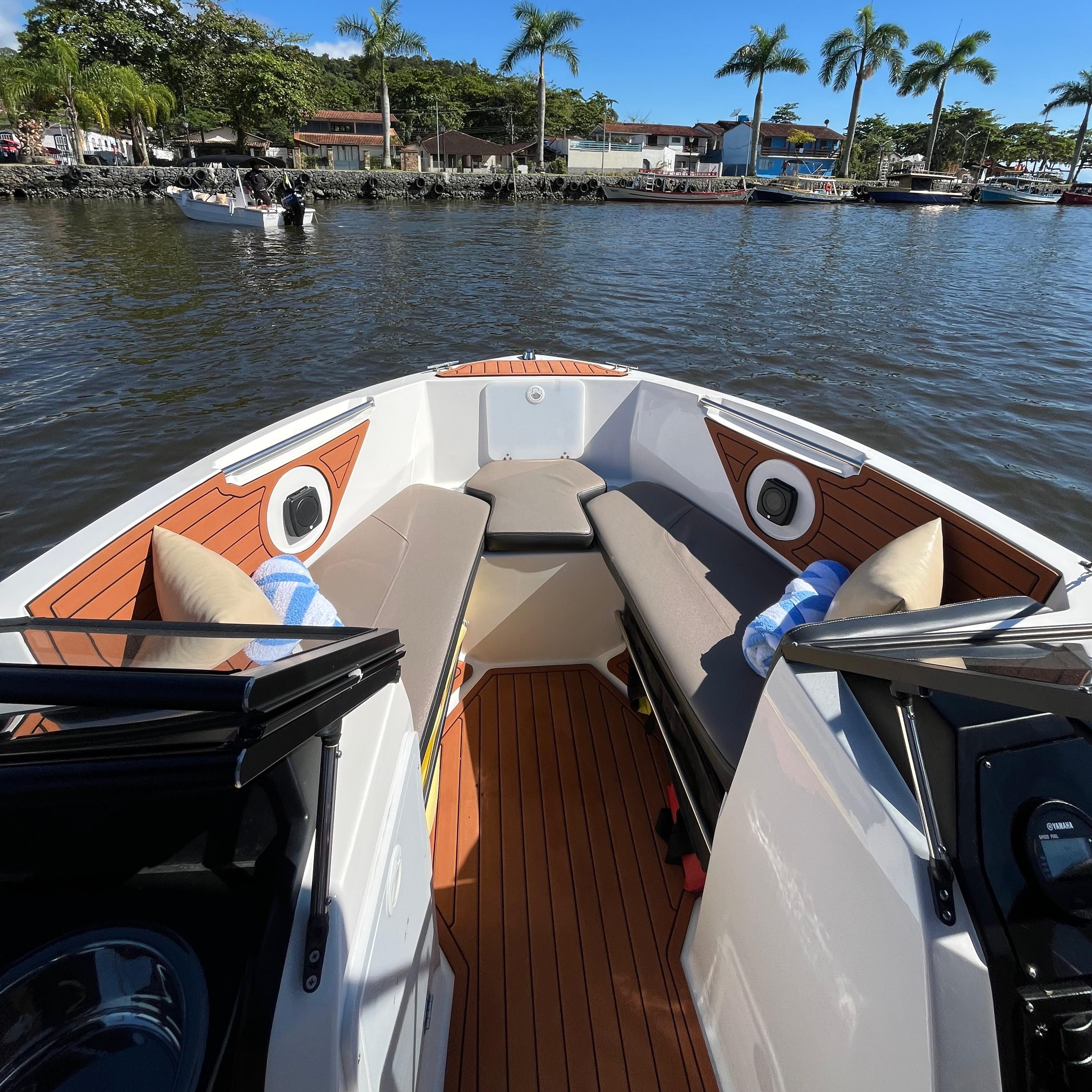 LANCHA PRIVATIVA PARATY Snorkel & Cooler com gelo