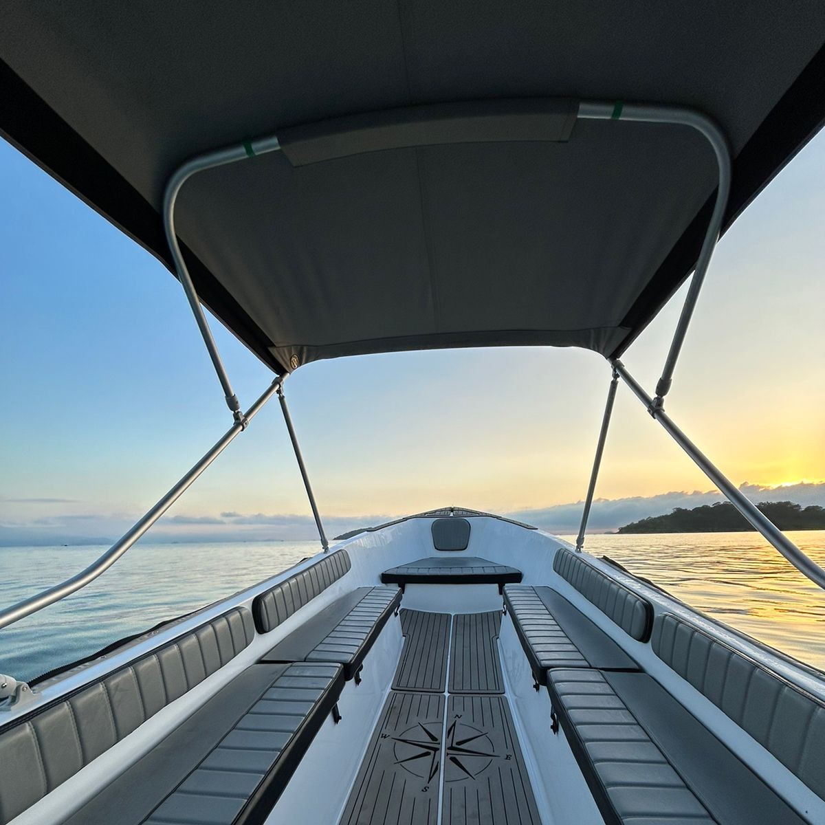LANCHA TAXI ILHA GRANDE Paisagens Icônicas inesquecível