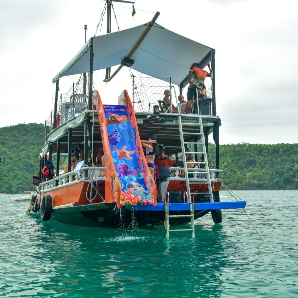 ESCUNA FAMILIAR PARATY  Toboagua e Stand Up Incluso