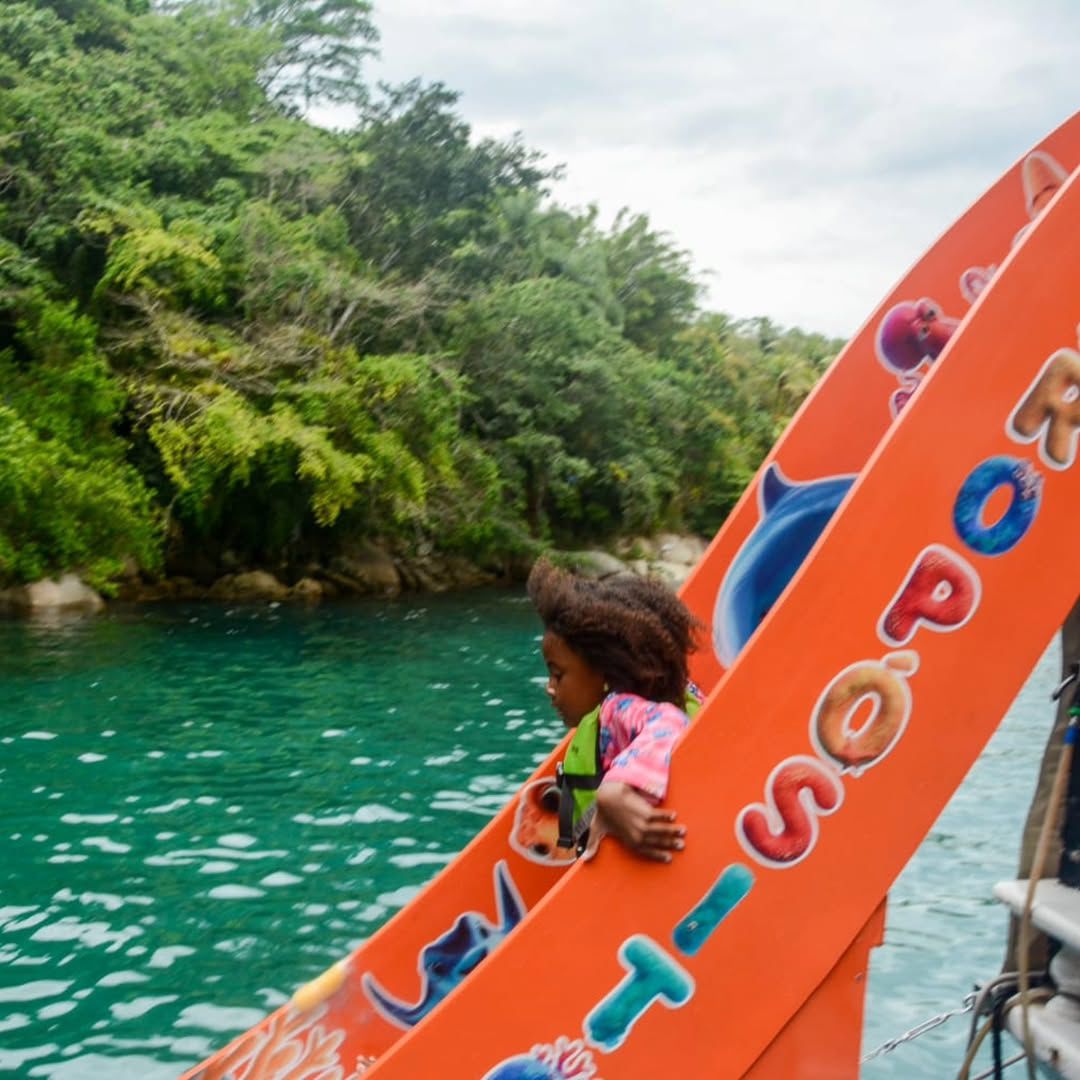 ESCUNA FAMILIAR PARATY  Toboagua e Stand Up Incluso
