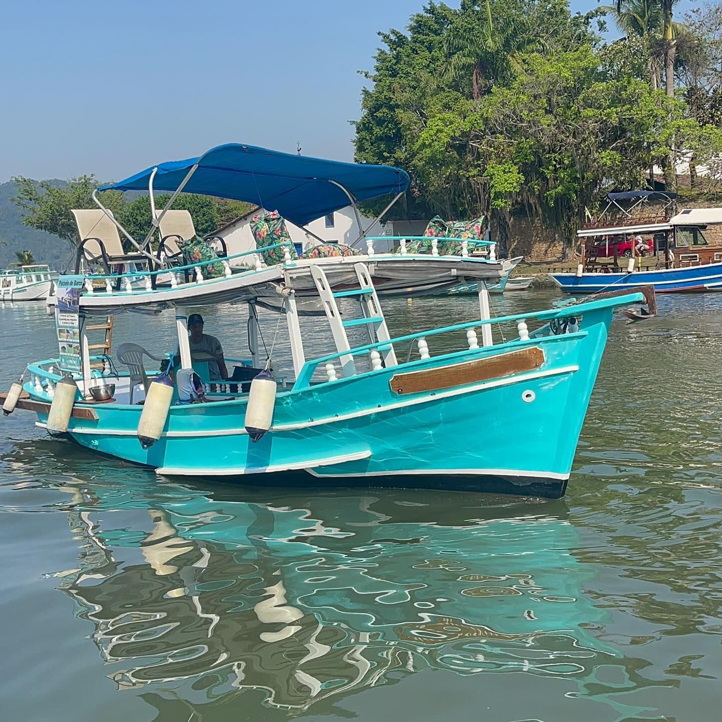 BARCO PRIVATIVO PARATY Cooler & Churrasqueira Abordo