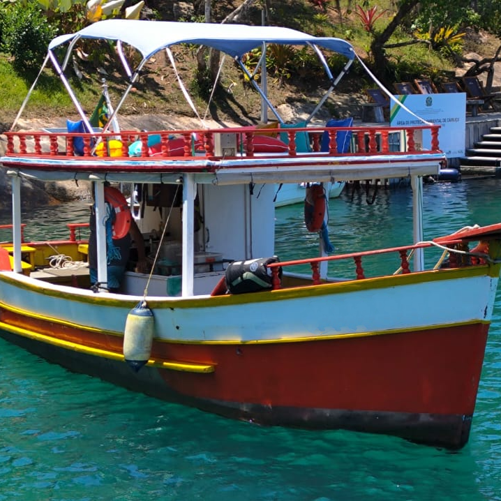 BARCO PRIVATIVO PARATY  Churrasqueira & Toilet Abordo