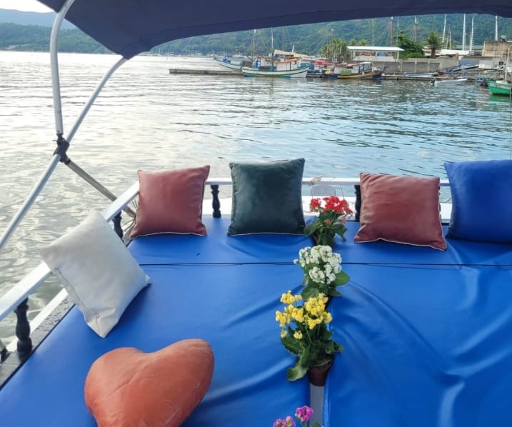 BARCO PRIVATIVO PARATY (6 pessoas)