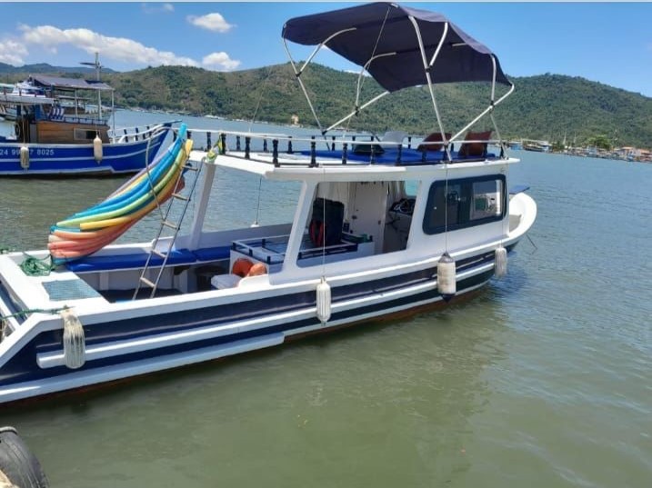 BARCO PRIVATIVO PARATY (6 pessoas)
