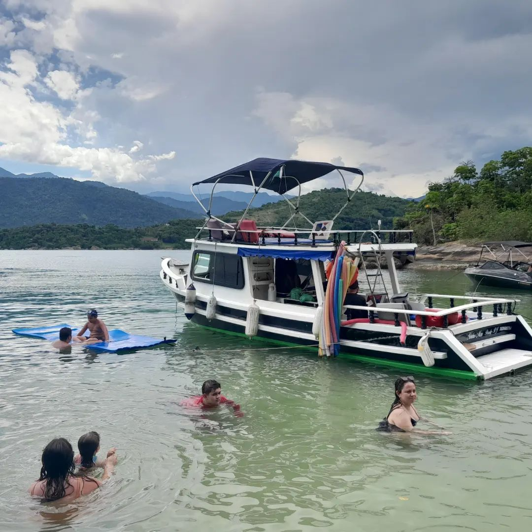 BARCO PRIVATIVO PARATY (6 pessoas)
