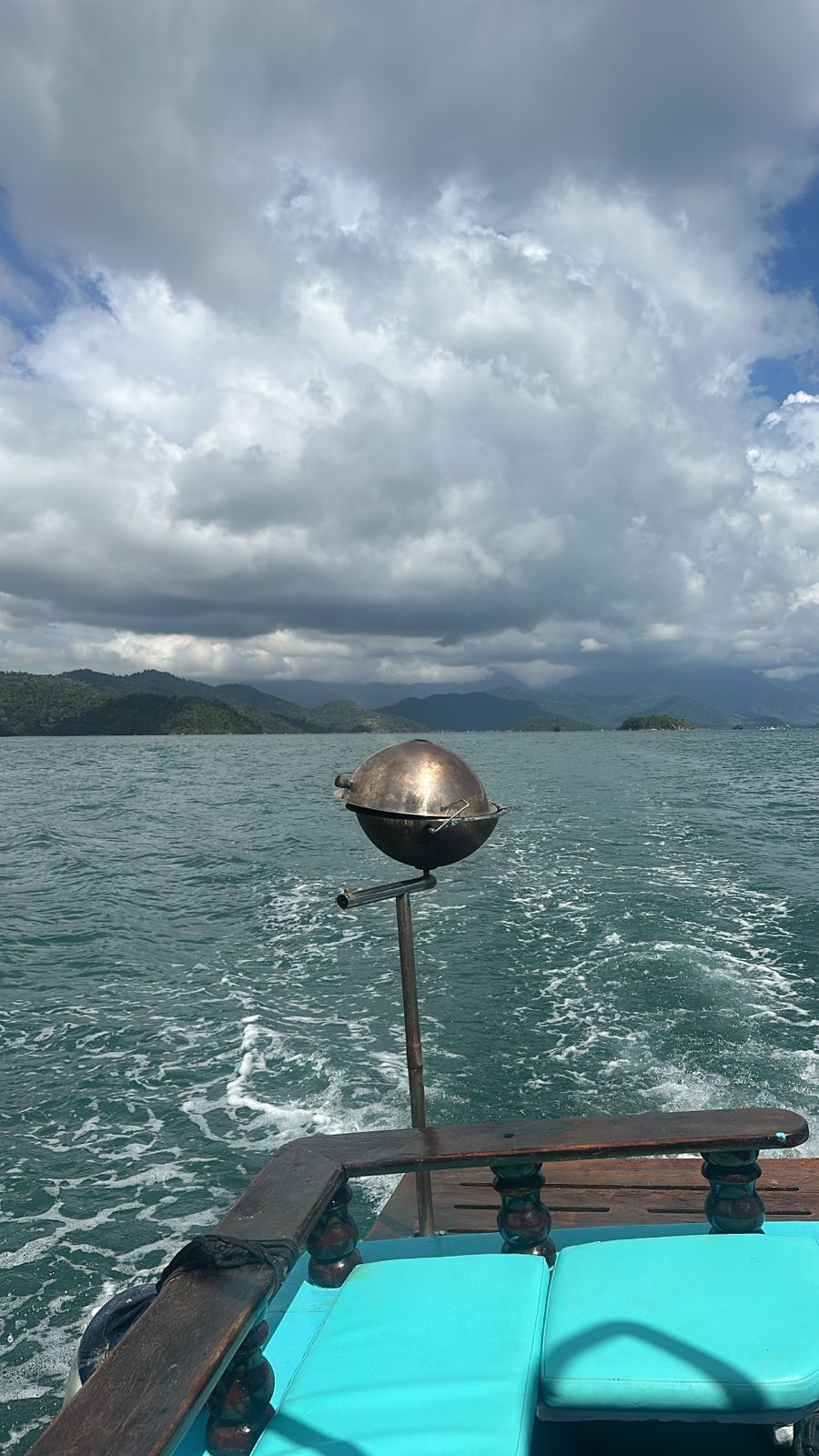 BARCO PRIVATIVO PARATY (5 pessoas)