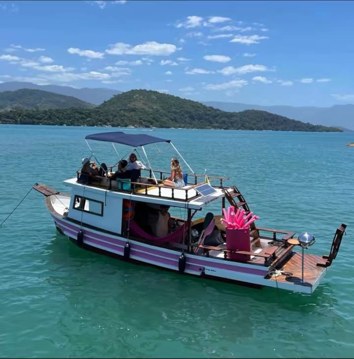 Barco Paraty PRIVATIVO Snorkel • Som • Gelo • Stand UP • Churrasqueira • Toilet (R$p/2 passageiros) 
